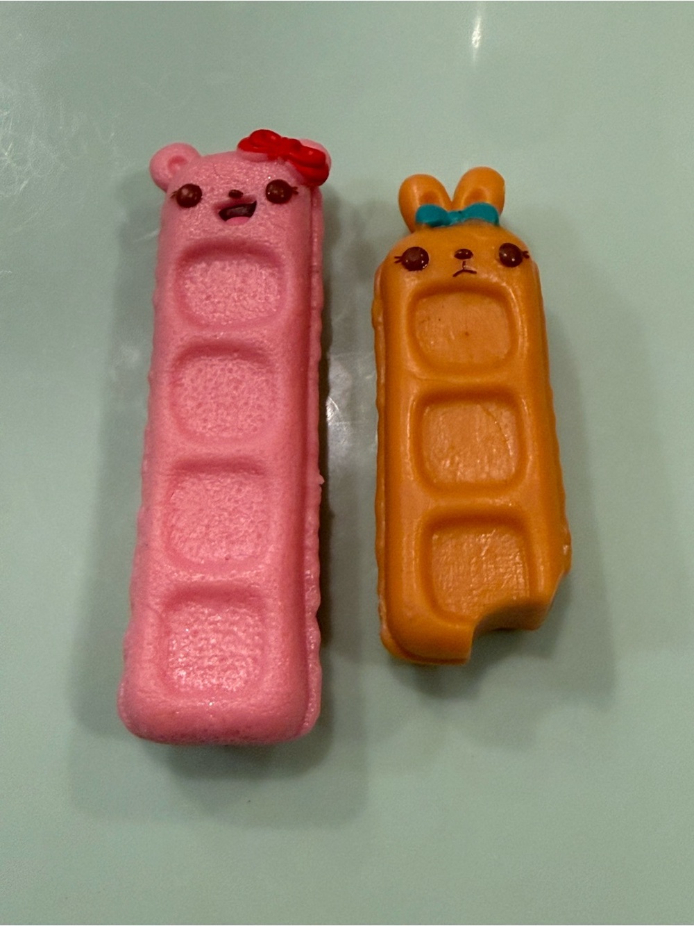 Num Noms Straw-beary waffle and Blueberry Waffle Snackables Dippers